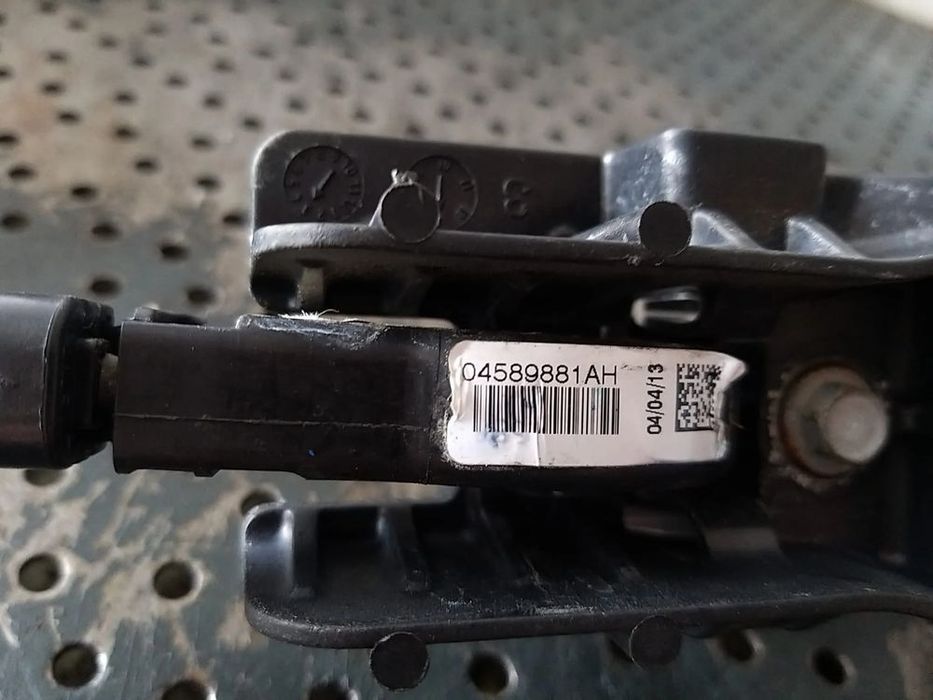 Maner usa stanga fata jeep grand cherokee 4 wk wk2 04589881ah