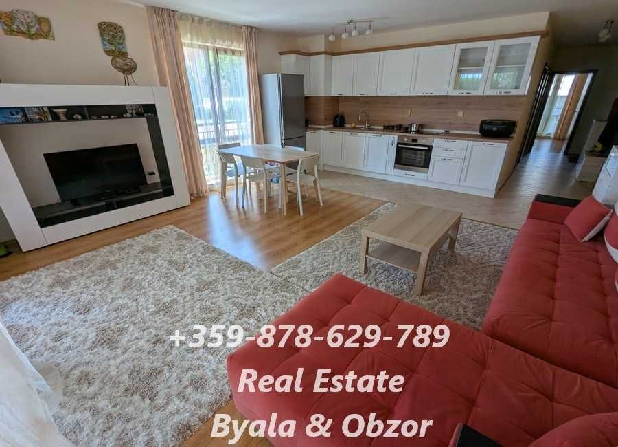 Просторен тристаен апартамент с голям двор-тераса в гр.Обзор