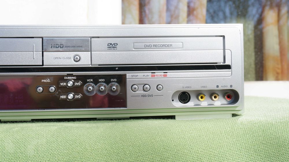 Triplu DVD recorder combo cu HDD si VHS FUNAI model HDR-A2635 Cluj
