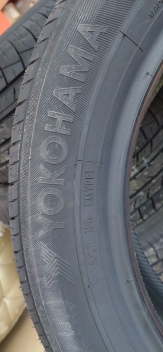 Шины летнии Yokohama 215/ 55/ 17