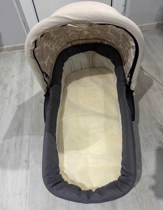 Бебешка количка Сива