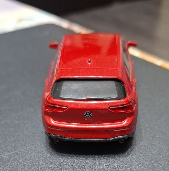 VÎND machetă VOLKSWAGEN GOLF 8 GTI din metal de colecție