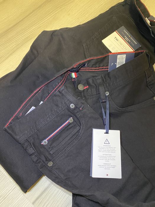 Blugi Tommy Hilfiger Noi !