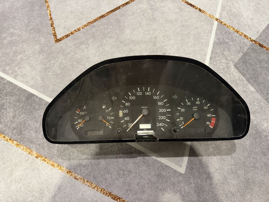 W202 щиток приборов