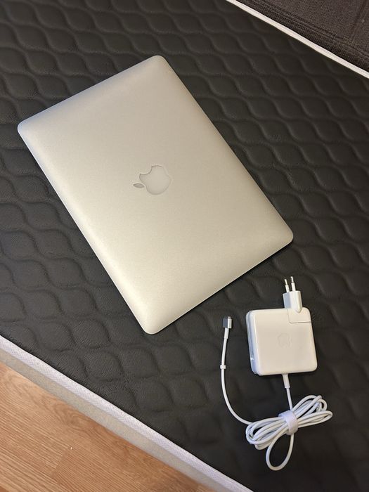 Macbook air 13 A1466 (Early 2014) baterie 91 cicluri