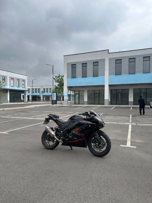 Mototsikl moto ducatti