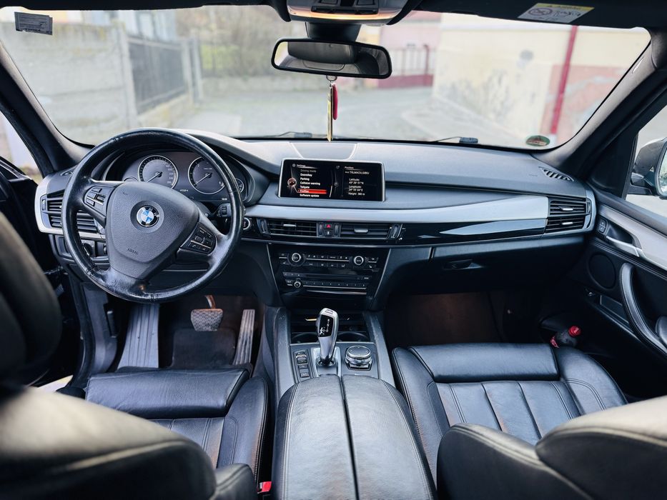BMW X5  SUV  full dotări