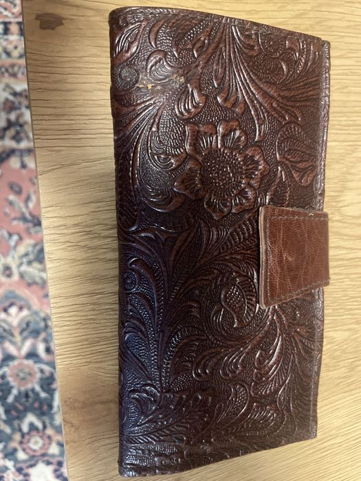 Дамски портфейл