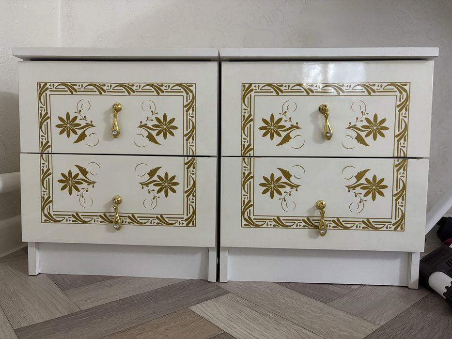 Тумбочка Трюмо