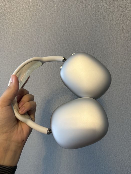 Apple Airpods Max lightning