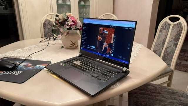 ASUS ROG StrixG513RM Геймъсрки Лаптоп
