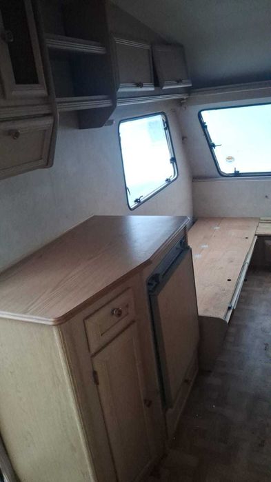 Rulota de 2-3 persoane mobilata si utilata