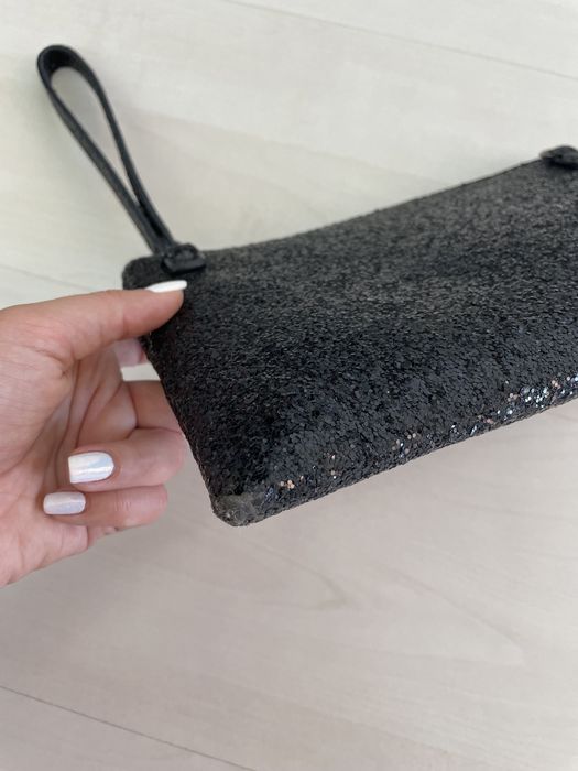 Чанта клъч Guess