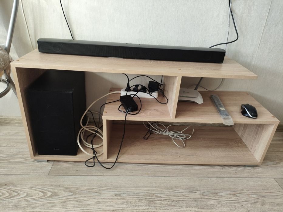 Продам тумбу под телевизор