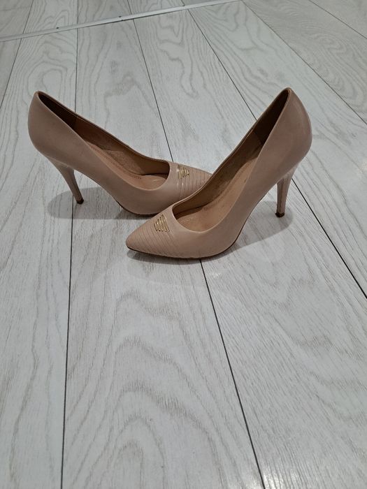 Pantofi stiletto mărimea 38