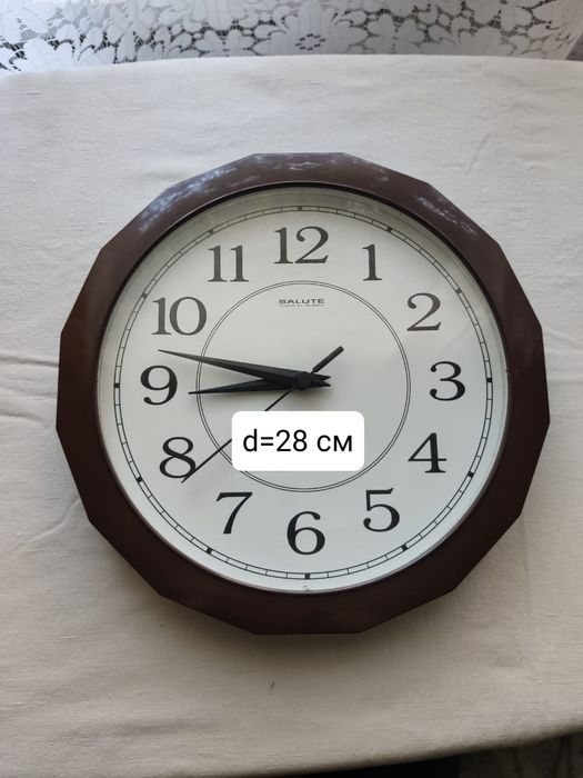 Часы настенные квадратные