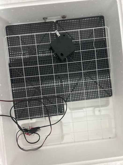 Продается хороший ИНКУБАТОР