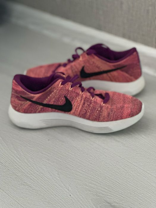 Дамски маратонки Nike