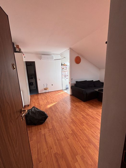 Ofer spre vanzare apartament!