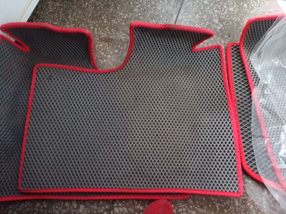 Продаю полики авто