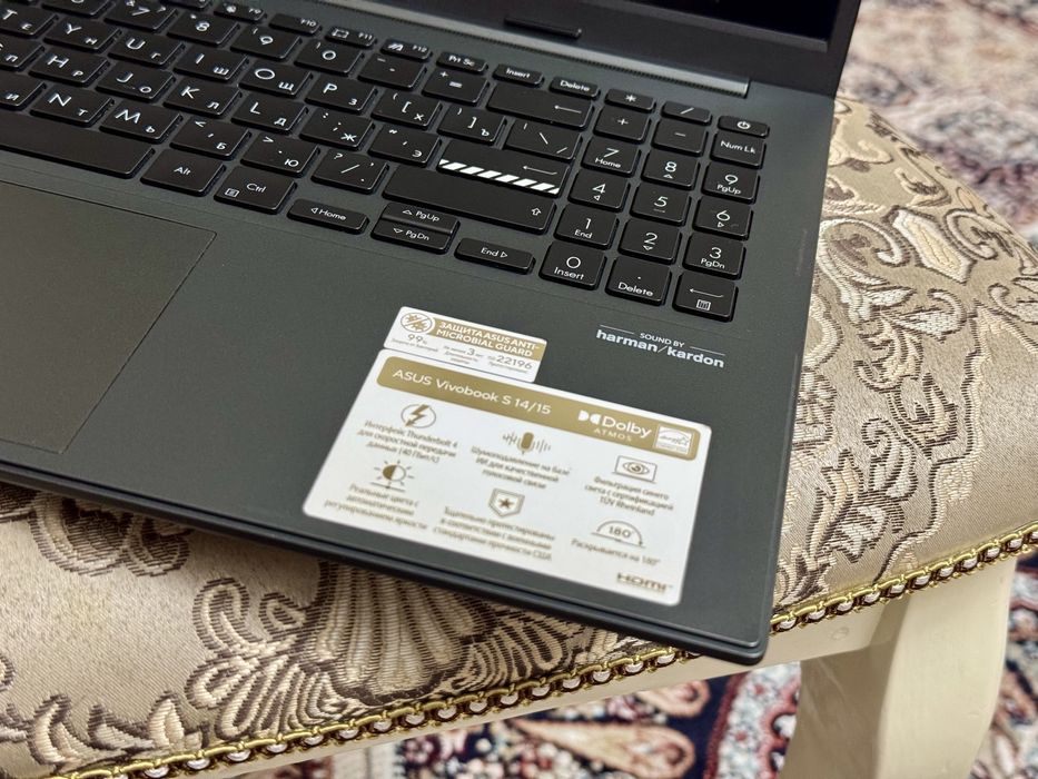 ASUS VivoBook / Core i7-13th Gen/ OLED 2K:Экран