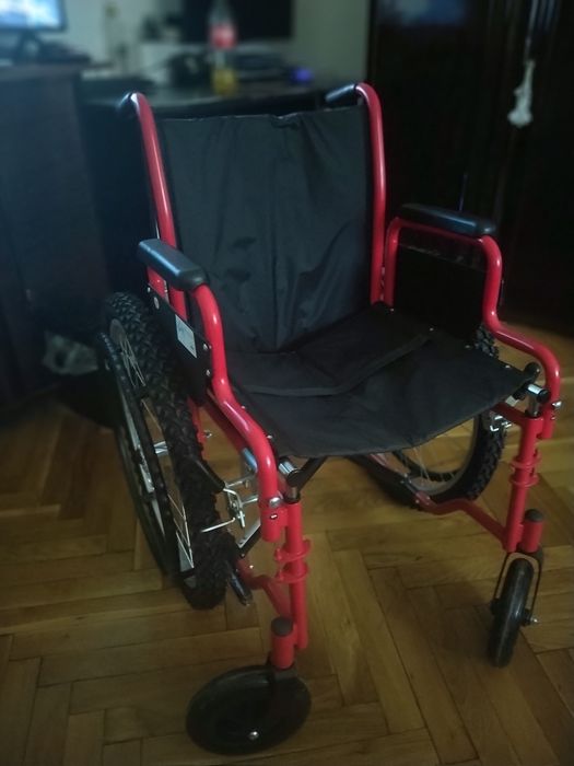 Cărucior pt persoane cu dizabilităti nou Drive medical