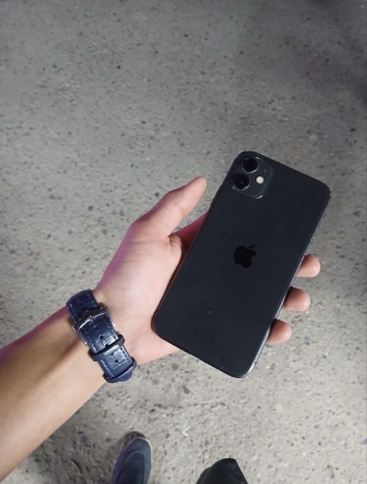 Iphone 11 sotiladi