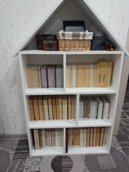 Продаётся полочка-домик