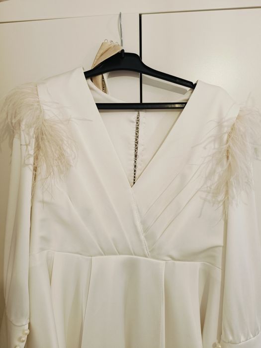 Vând rochita culoare ivory