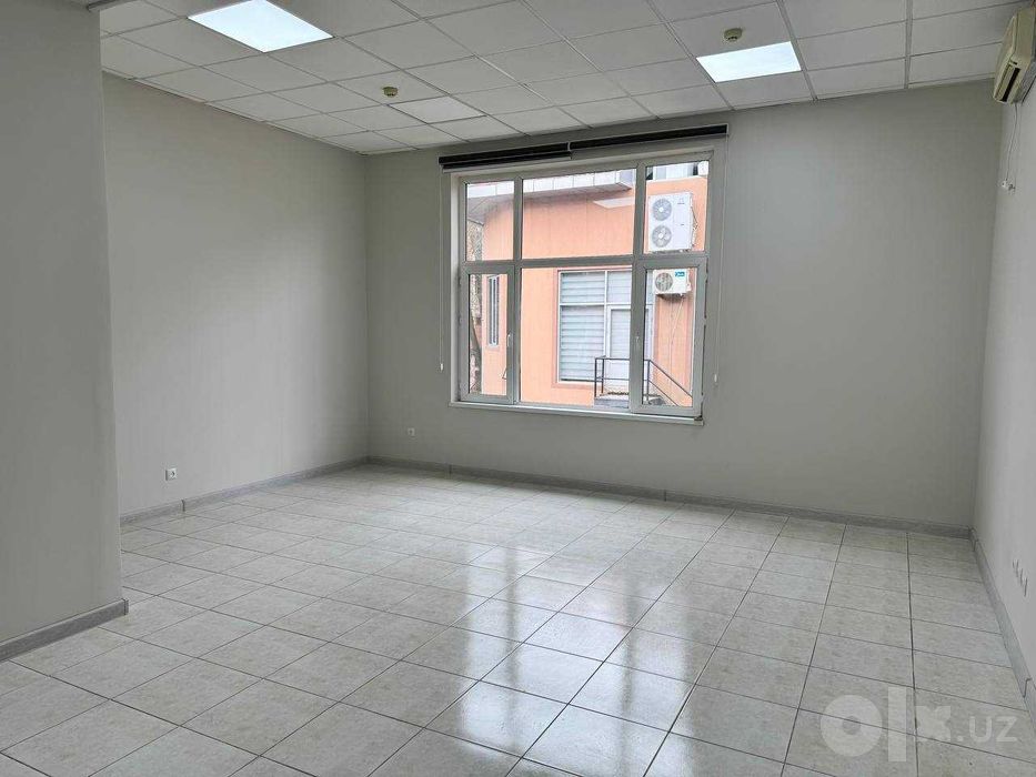 Сдается на Ц1 помещение под офис 230 м2. Первый этаж и цоколь целиком.