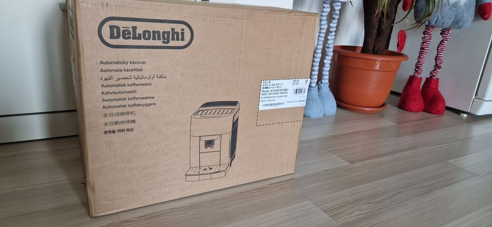 Espressor automat De Longhi Magnifica S smart sigilat