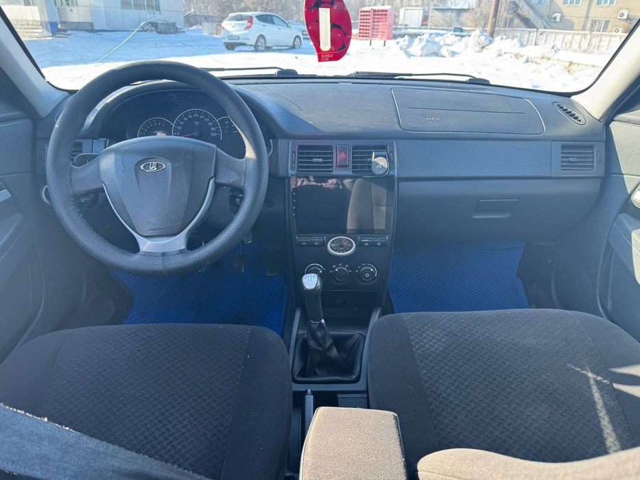 Приора 2012 год.