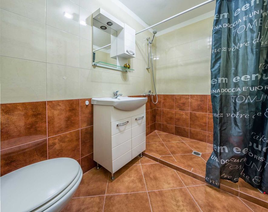 Дава се под наем Тристаен апартамент в София, Лозенец - 95 кв.м за 357 € - Снимка #5