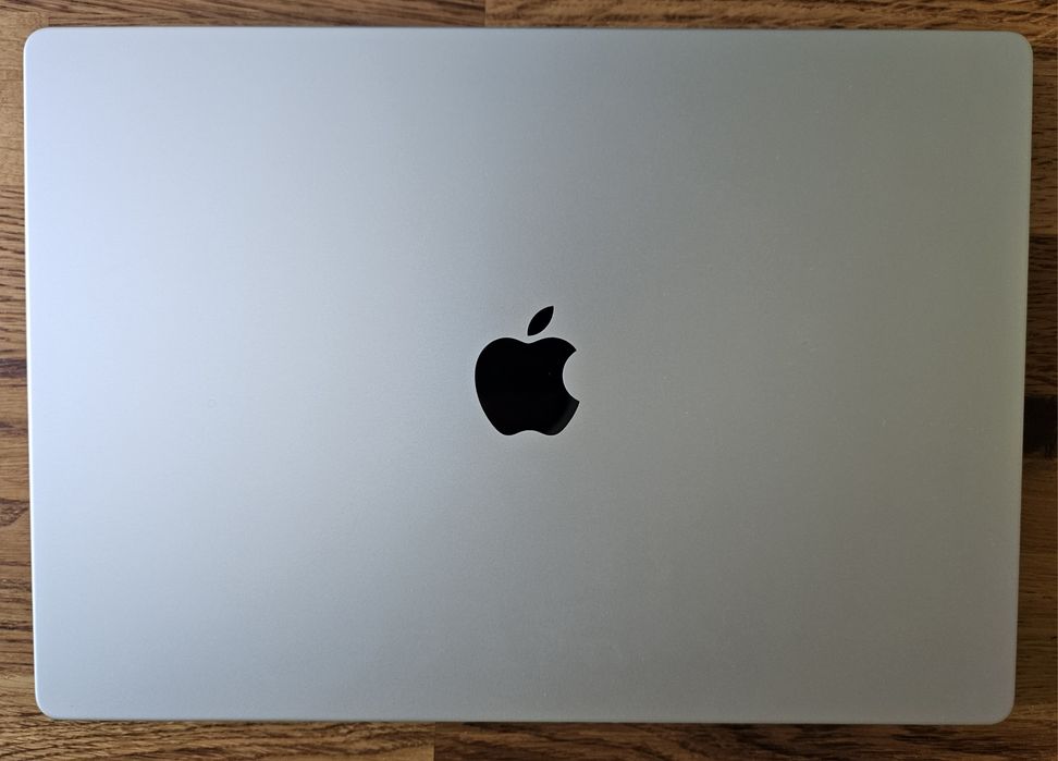 MacBook Pro 16" M2 Pro / 16GB / 1TB / 95% Battery Отлично състояние