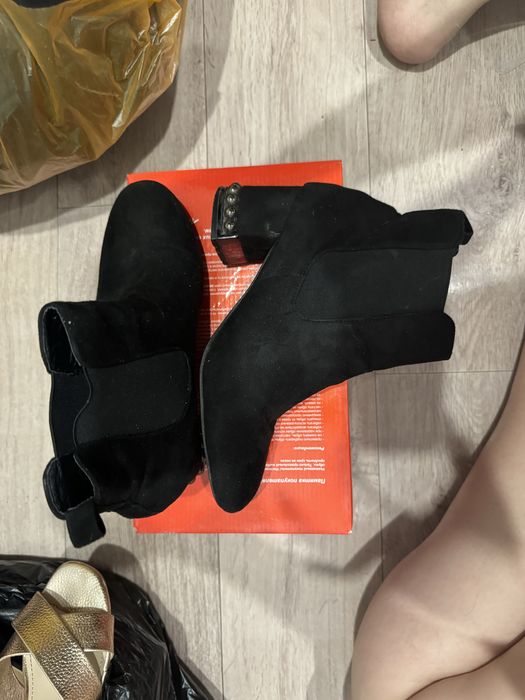 Женская обувь есть новая