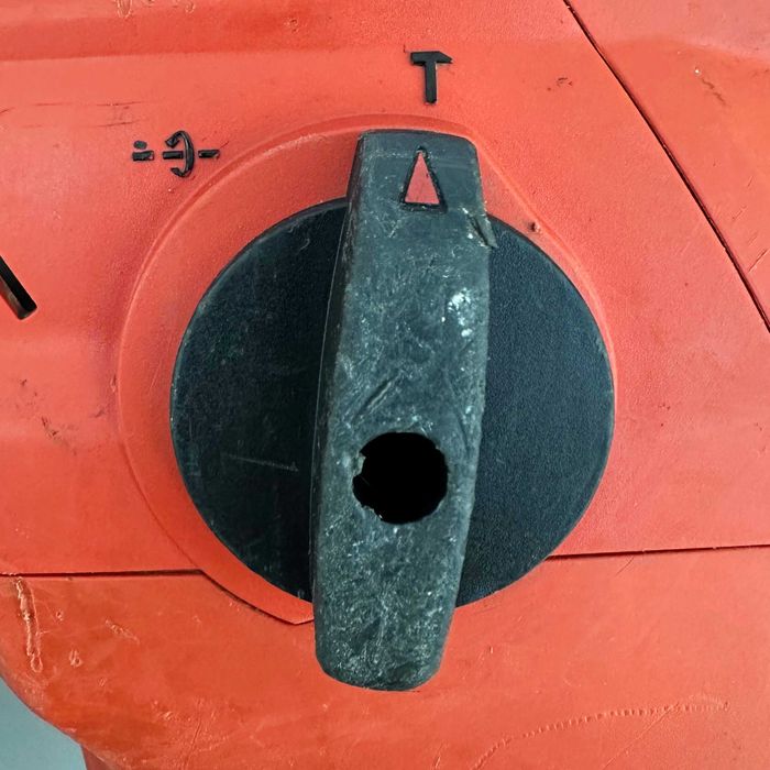 Hilti TE 300-A36 - Акумулаторен къртач 2x36V 5.2Ah перфектен!