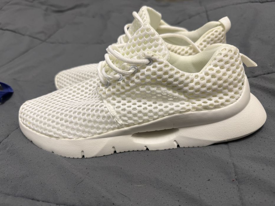 Летни бели маратонки и обувки тип Adidas Yeezy