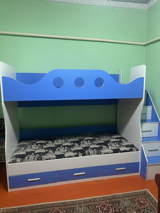 Детский кроват двух этажный