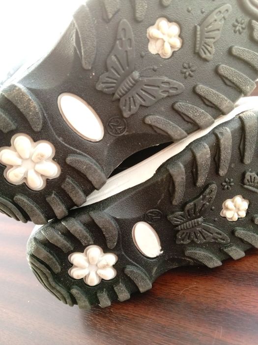 Продам ботинки детские