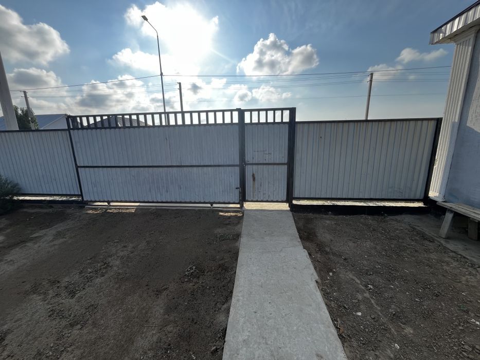 Продам дом с 10 соток , 2 комнат