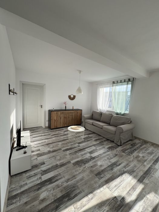 Vand apartament cu 2 camere