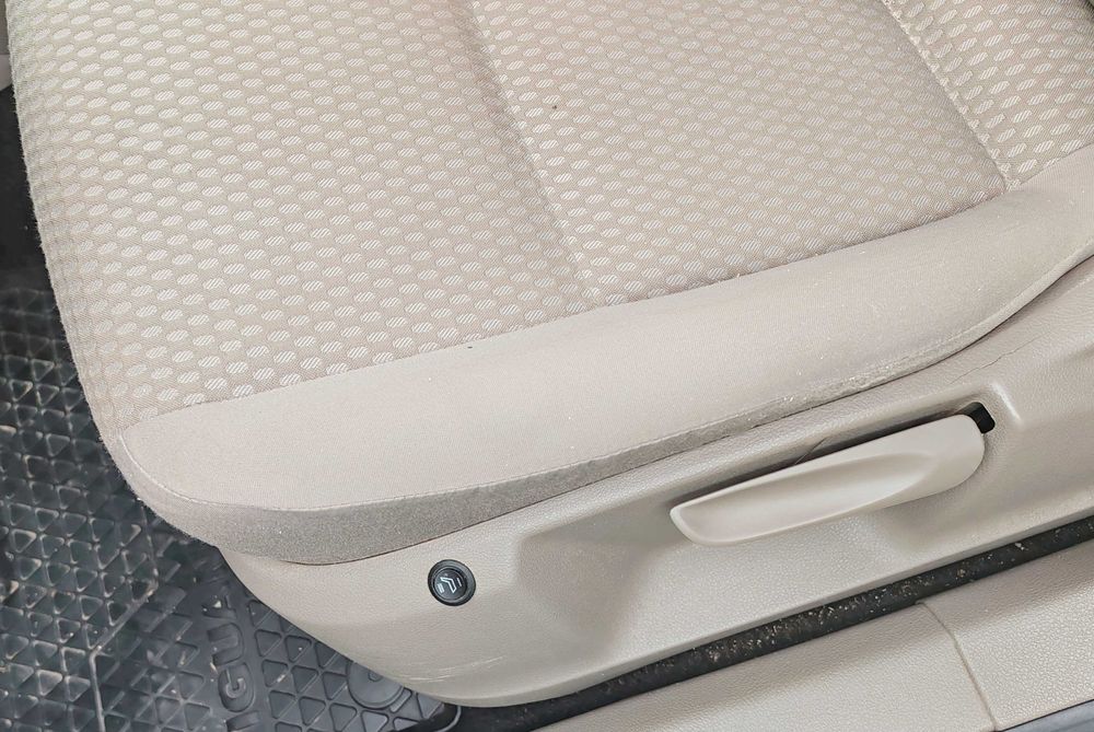 Vând Volkswagen Tiguan