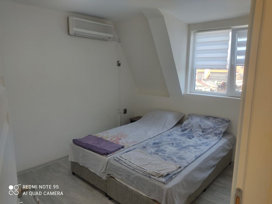 Студио за нощувки с парко място в град Бургас във Възраждане