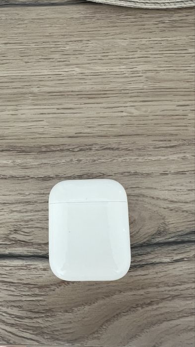 Продам Airpods 1