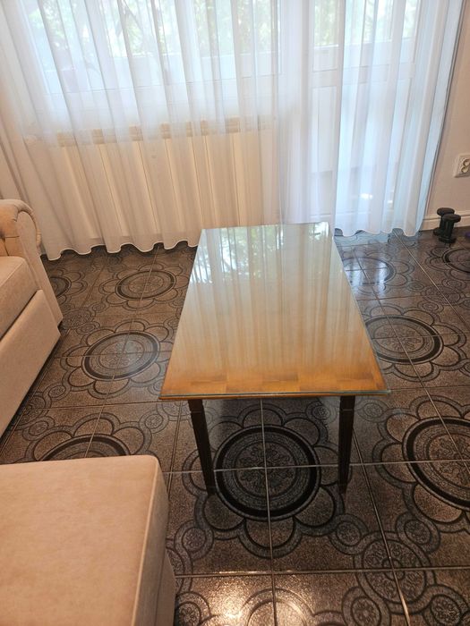 Masuta cafea din lemn furniruit