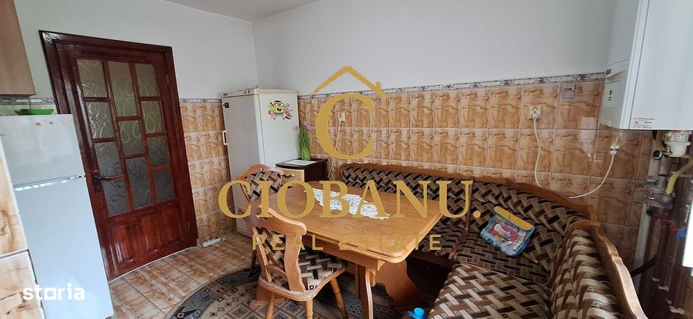 Apartament 3 camere etaj 2/4 DECMOMANDAT zona Rovine