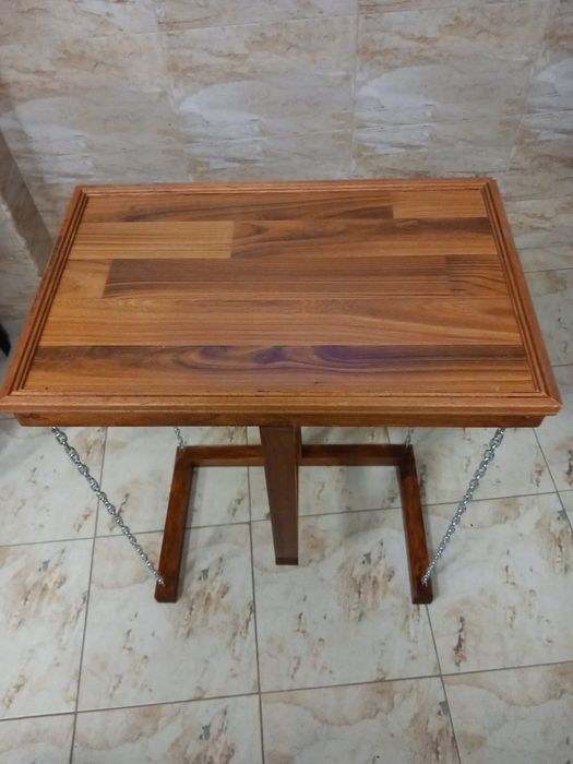 Măsuta pentru flori  sau de decor