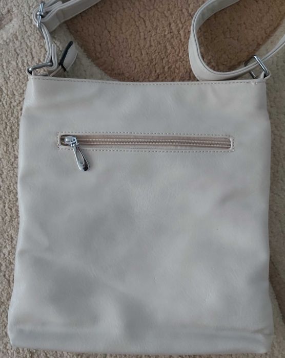 Дамска чанта чисто нова