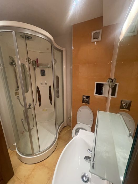 Тристаен апартамент  в центъра на Бургас