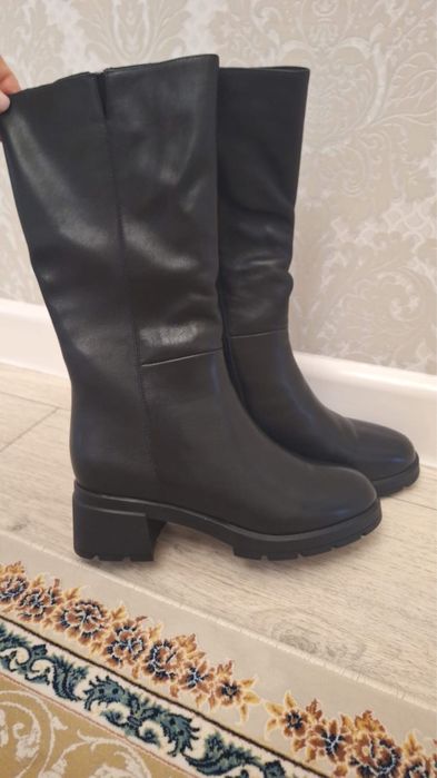 Продается сапоги.